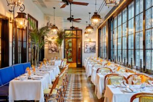 Le Colonial Chicago — pho restaurant in Chicago, Illinois